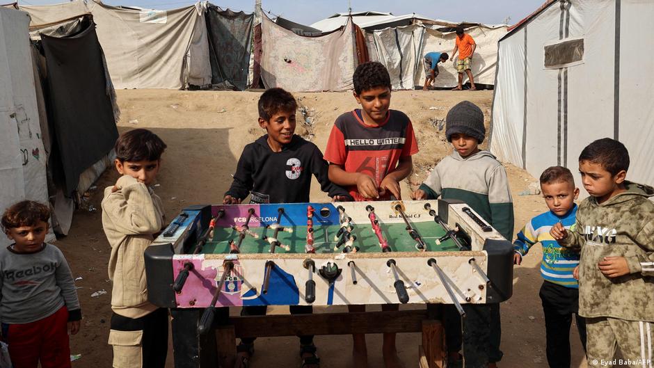 Gaza: Israeli fire kills 2 Palestinian boys