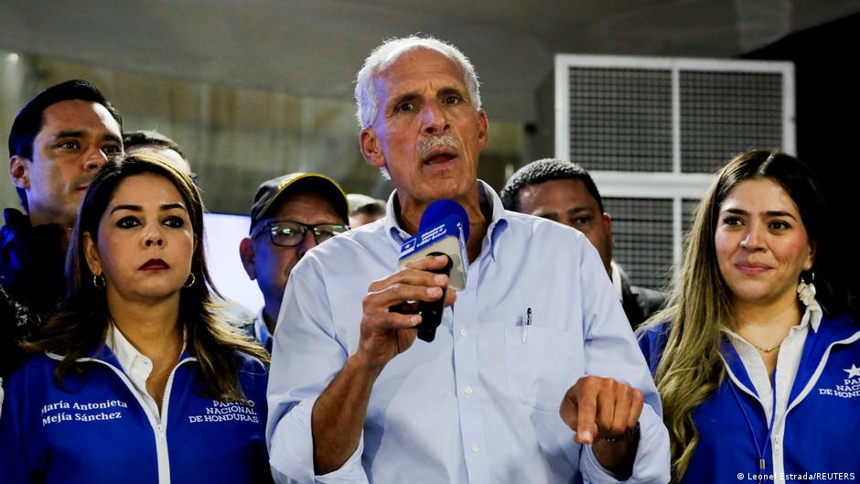 Honduras: Castro desea "suerte" a Asfura previo a investidura