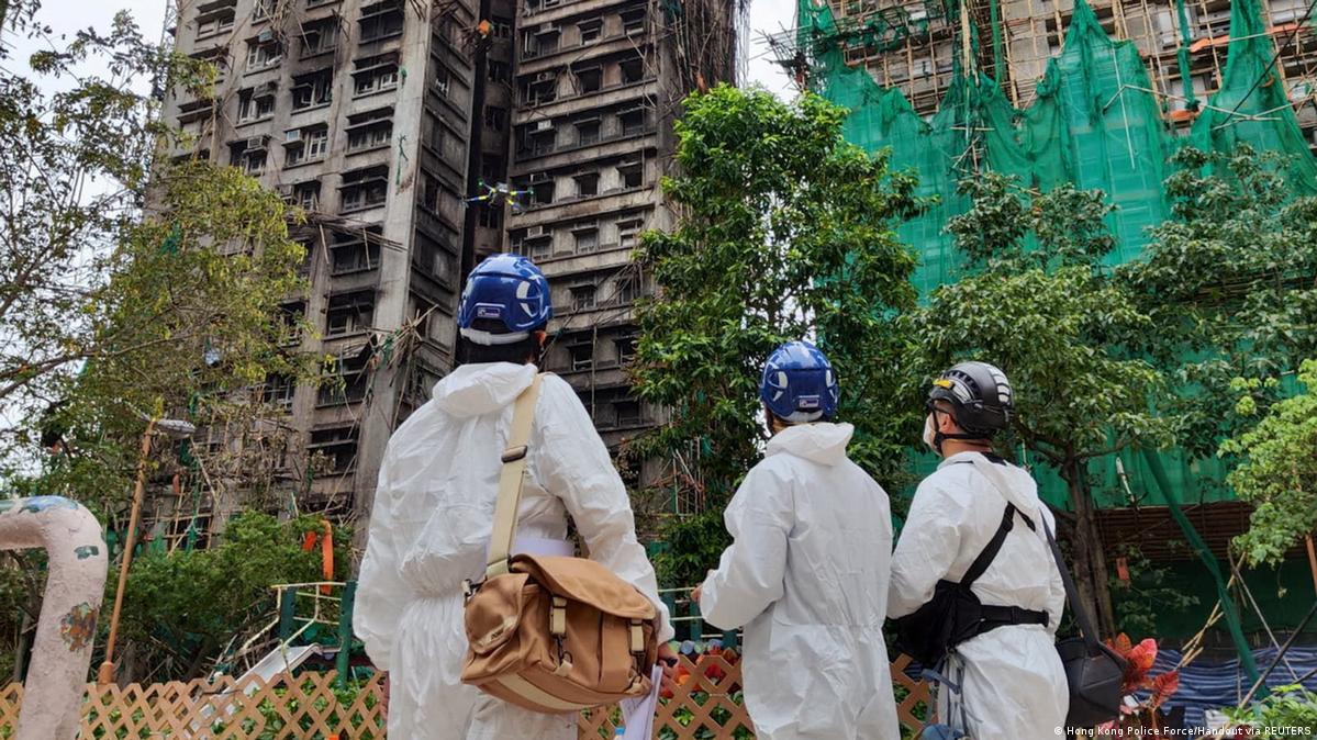 Hong Kong fire: Faulty netting blamed as death toll hits 151