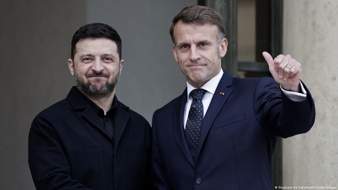 Президент Франции Эмманюэль Макрон принимает президента Украины Владимира Зеленского в Париже, 1 декабря 2025 года
