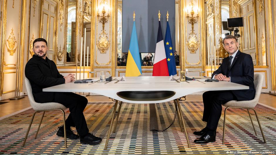 Зеленський про переговори: Питання територій