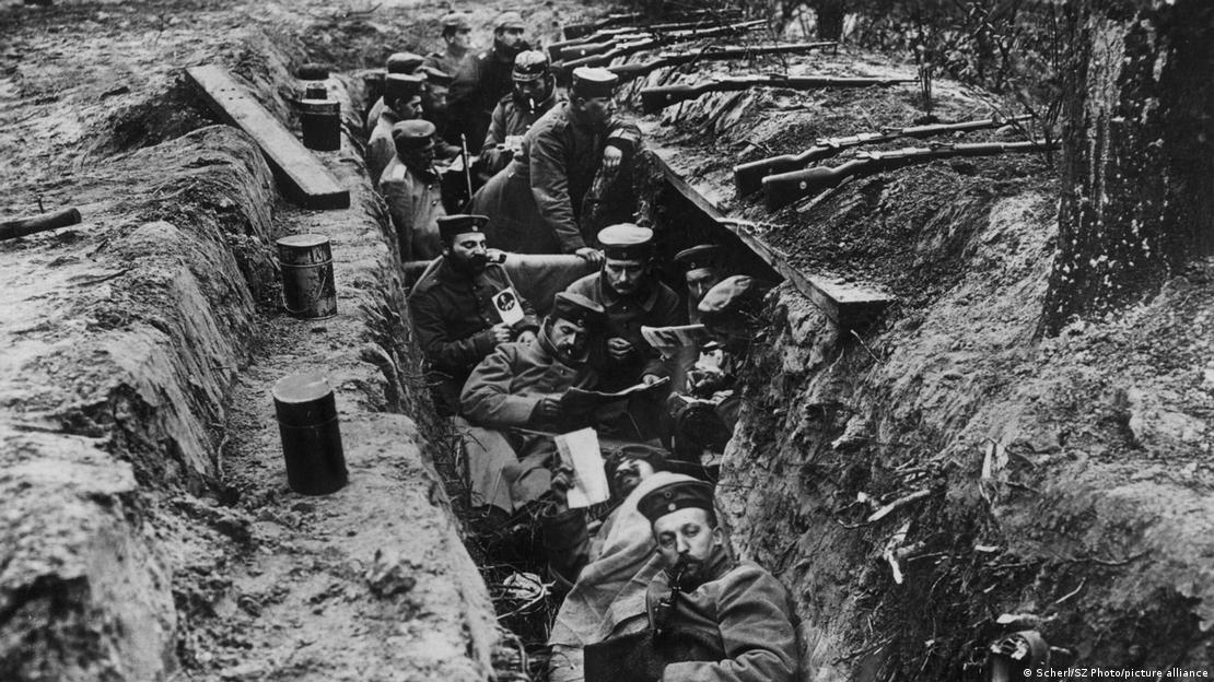 1915 photo showing German soldiers in a trench on the Western Front during World War I.