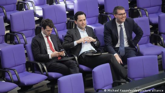 Alternative Für Deutschland 2025: Aktuelle Nachrichten Im AfD Partei Politik Demo Termine Heute 1 Januar 2025
