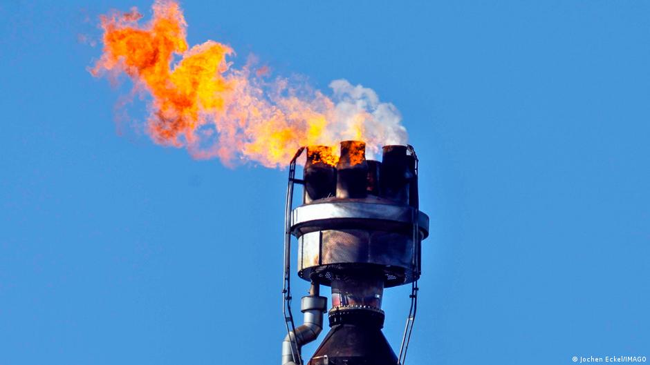 ЗСУ уразили Сизранський НПЗ та підрозділ ГРУ на Донеччині – DW – 28.12.2025