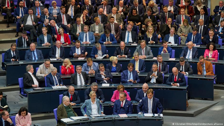 Poslanička grupa AfD tokom konstitutivne sednice nemačkog Bundestaga 25. marta 2025. godine