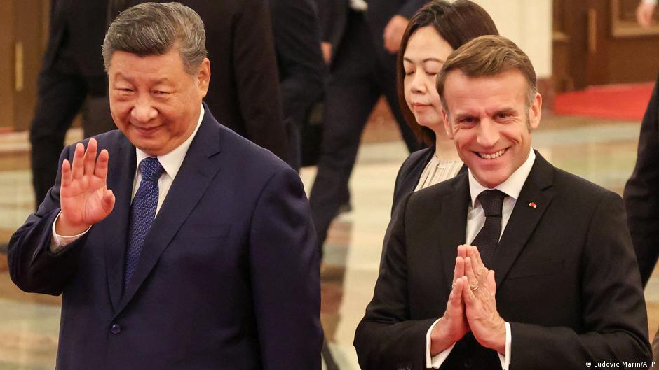 Xi Jinping recibe a Macron en Pekín en visita de Estado