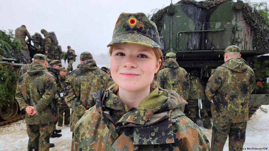 Kako je služiti u oklopnoj artiljeriji - to želi da zna 16-ogodišnja Karlota iz Kelna