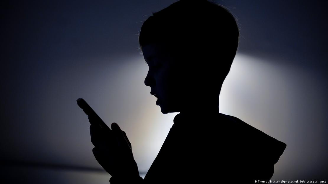 Los investigadores analizaron datos de más de 10.000 adolescentes estadounidenses para determinar los efectos de los móviles en la salud mental infantil.