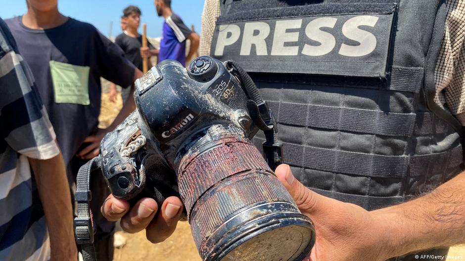 Israeli linked to nearly half of 2025 journalist deaths DW 12/09/2025