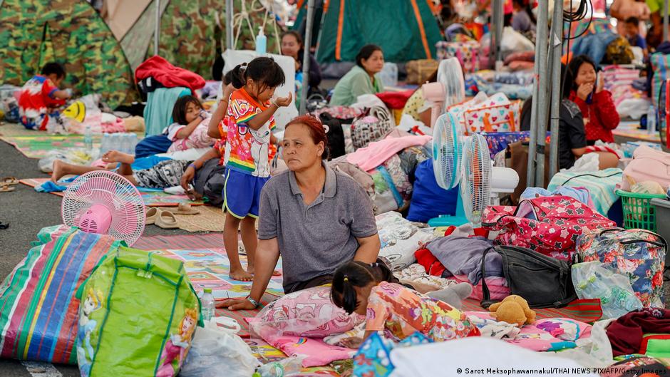 Conflict escalates between Thailand and Cambodia – DW – 12