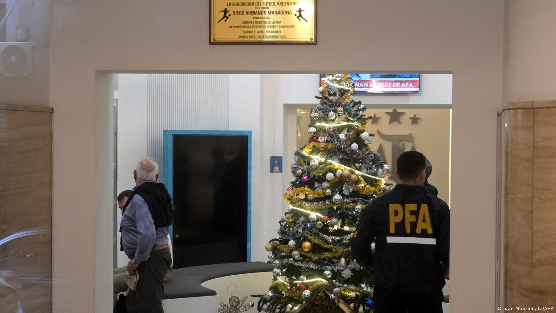 La Policía Federal Argentina en la sede de la AFA. (9.12.2025).