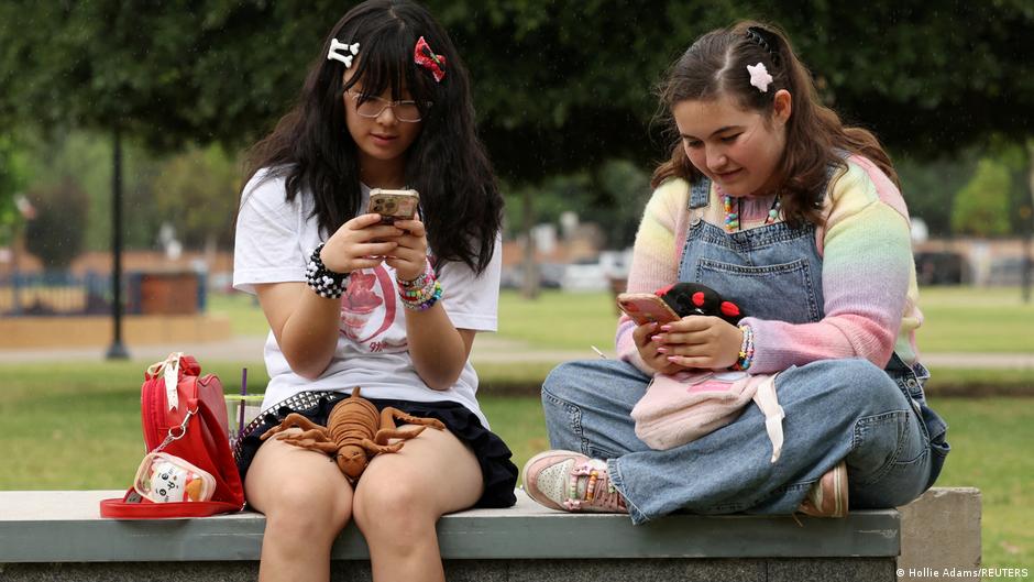 News-kompakt-Australien-startet-Social-Media-Verbot