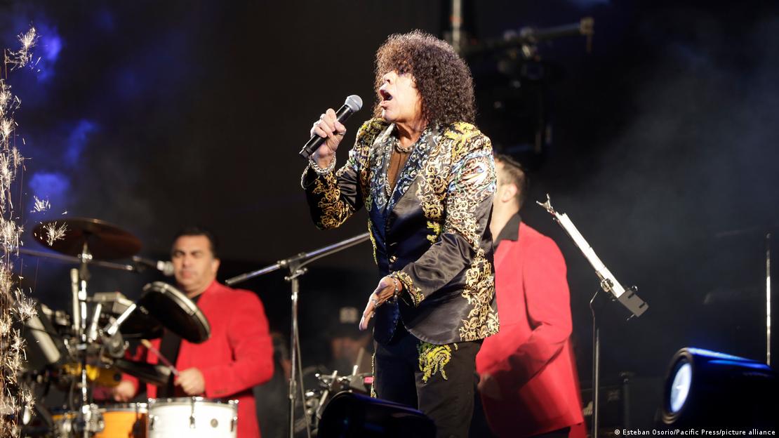 Concierto gratuito de Carlos "La Mona" Jiménez, leyenda del cuarteto cordobés, en el predio del Obelisco de Buenos Aires. (29.05.2022).