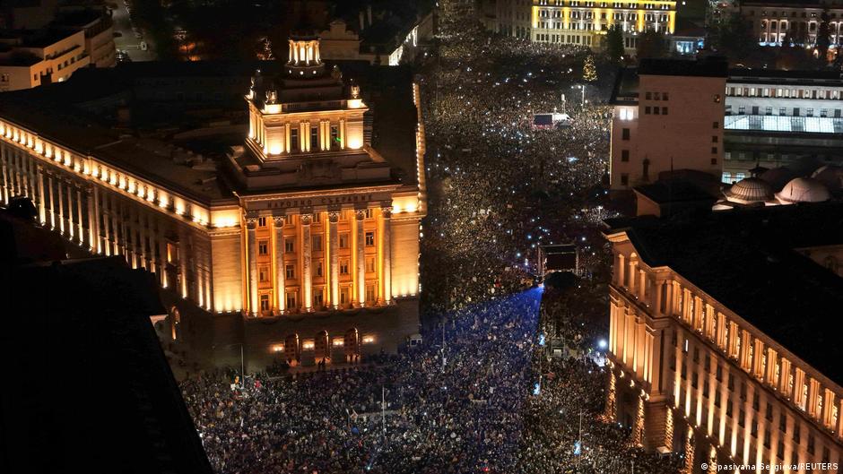 Bugarska vlada je podnela ostavku posle masovnih protesta protiv korupcije u decembru