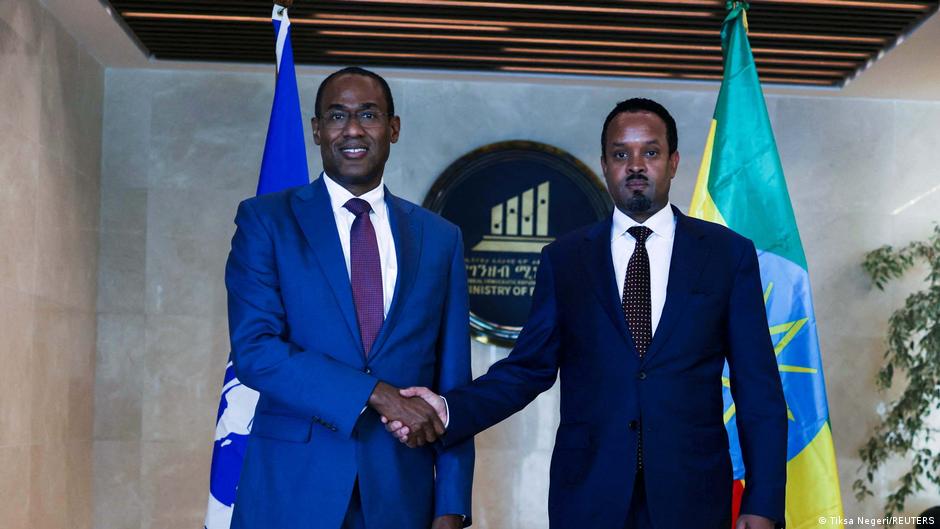 በኢትዮጵያ የውጭ ምንዛሪ ገበያ “ውድድርን ለማሳደግ ቀጣይነት ያለው እርምጃ እንደሚያስፈልግ” አይኤምኤፍ አሳሰበ በኢትዮጵያ የውጭ ምንዛሪ ገበያ “ውድድርን ለማሳደግ ቀጣይነት ያለው እርምጃ እንደሚያስፈልግ” አይኤምኤፍ አሳሰበ