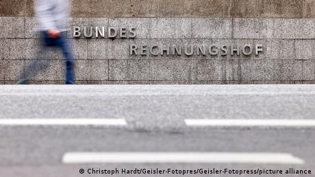 Σπατάλες και κρούσματα κακοδιαχείρισης στο γερμανικό Δημόσιο