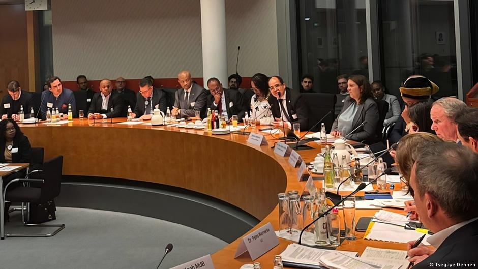 ቡንደስታግ፤ የጀርመን አዲሱ የአፍሪቃ ግንኙነት መርህ እና የጀርመን እሴቶች ቡንደስታግ፤ የጀርመን አዲሱ የአፍሪቃ ግንኙነት መርህ እና የጀርመን እሴቶች