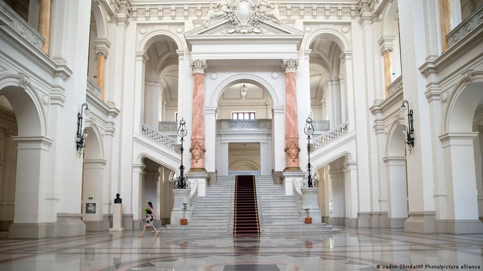 Rum-nien-wegen-Enth-llungen-zu-korrupter-Justiz-in-Aufruhr