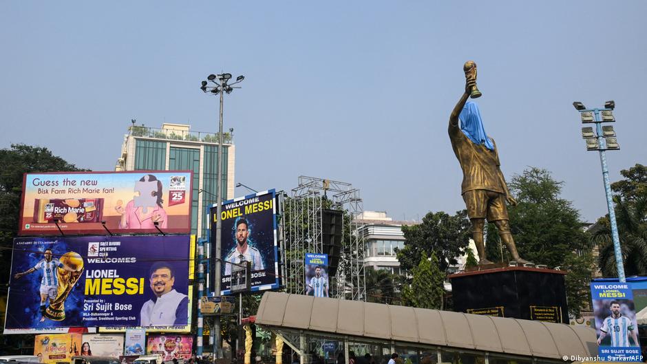 Messi inaugurará estatua de 21 metros de sí mismo en India – DW – 12/12/2025