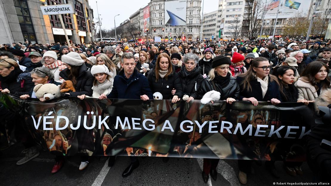 Протести против злоупотреба на деца во Будимпешта 13.12.2025