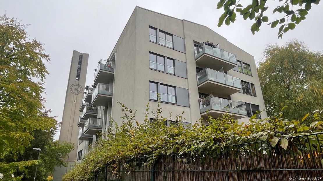 Η εκκλησία του Αγίου Λουκά, χτισμένη το 1961, τώρα συγκρότημα διαμερισμάτων στο Έσσεν.