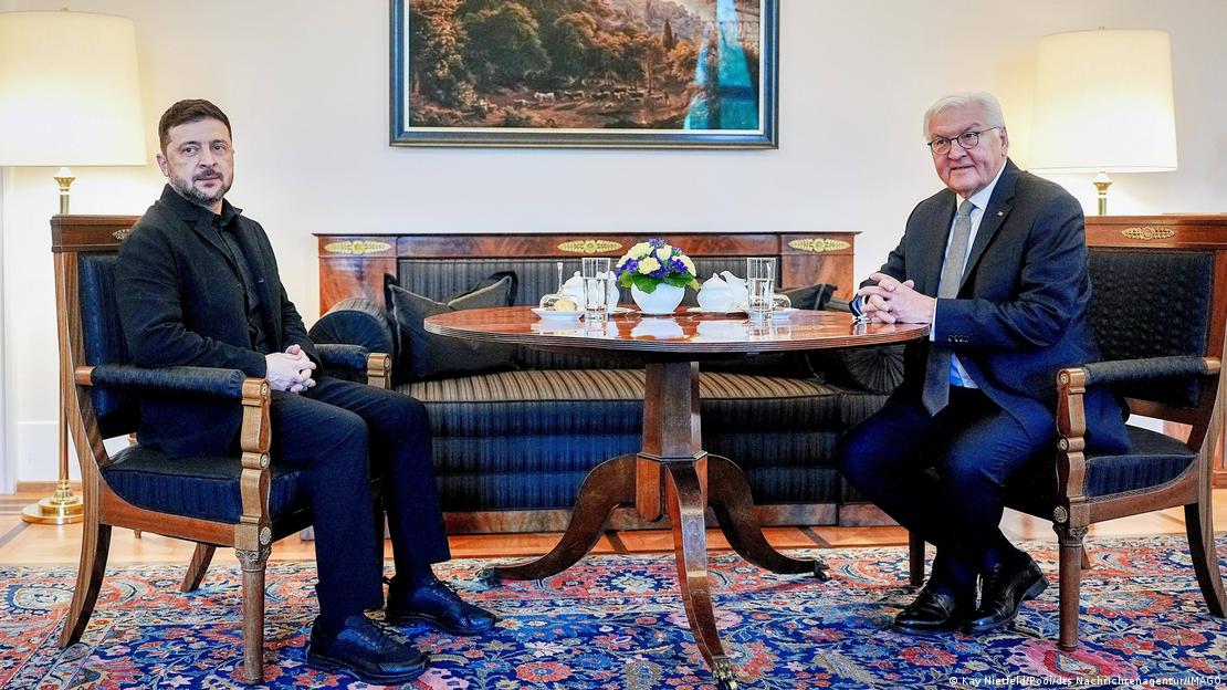 فرانک والٹر اشٹائن مائر یوکرین کے صدر زیلنسکی کے ہمراہ