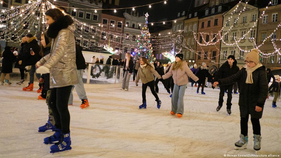 Poland arrests teen, alleging Christmas market attack plot