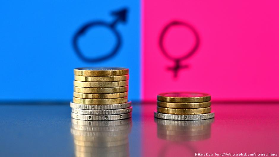 У Німеччині чоловіки й надалі заробляють більше за жінок – DW – 18.12.2025