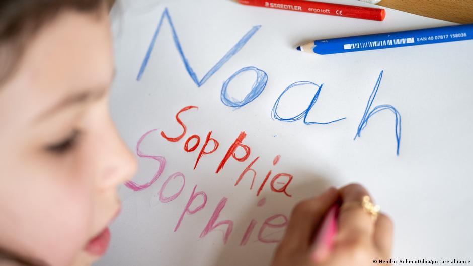 Найпопулярніші дитячі імена в Німеччині – DW – 17.12.2025