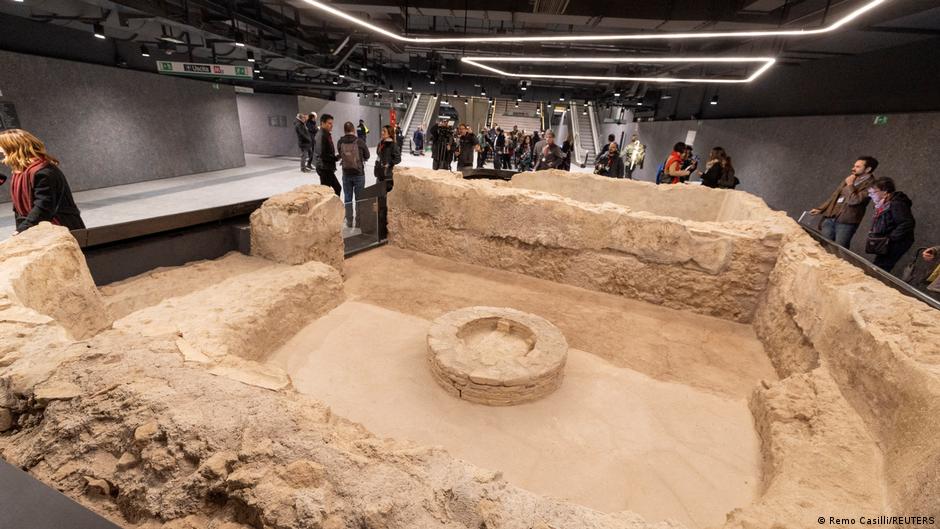 Romë  Me biletë metroje në site arkeologjike