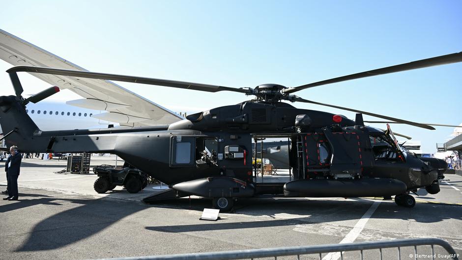 España encarga 100 helicópteros a Airbus