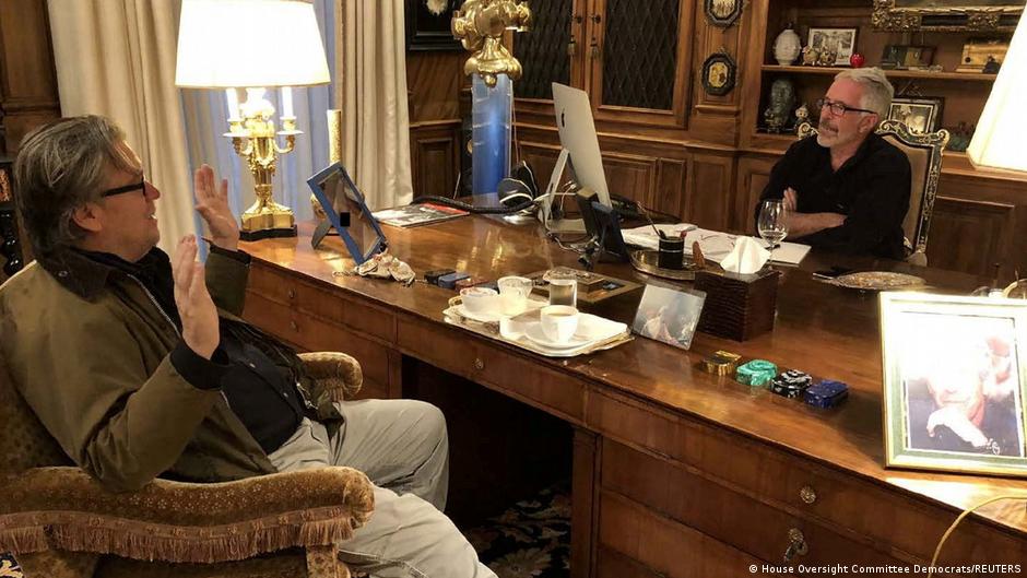 Pokojni finansijer i osuđeni seksualni prestupnik Džefri Epstin (desno) i Stiv Benon na fotografiji koju je, između ostalih, u decembru 2025. objavio Nadzorni odbor Predstavničkog doma u Vašingtonu