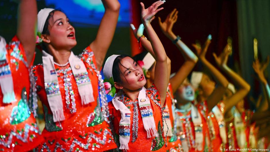 Myanmar: Karen minority celebrates New Year – DW – 12