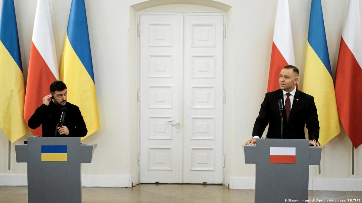 Poland's President Karol Nawrocki and Ukraine's President Volodymyr Zelenskyy attend a press conference in the Presidential Palace in Warsaw, Poland