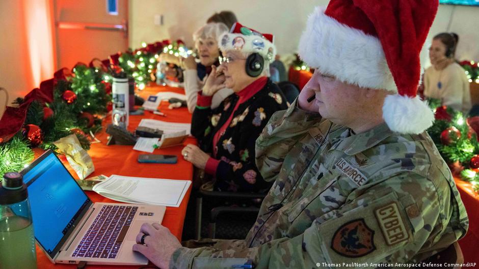 Santa on radar: The soldiers calming kids' Christmas nerves – DW – 12