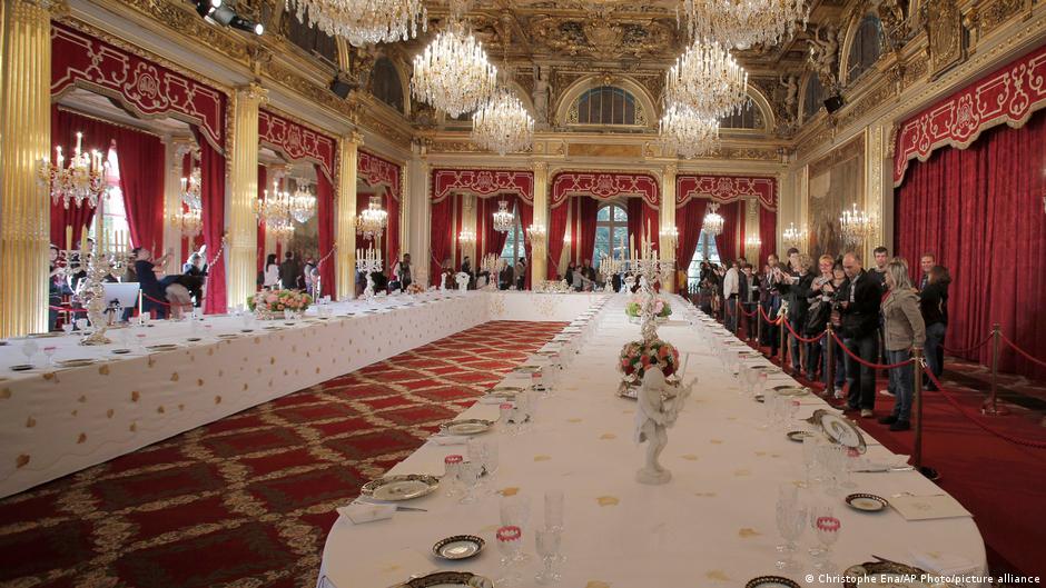 France: 3 suspects in Elysee Palace silverware theft to stand trial