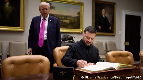 Ζελένσκι στον Τραμπ: Ούτε παράδοση, ούτε υπαγορευμένη ειρήνη