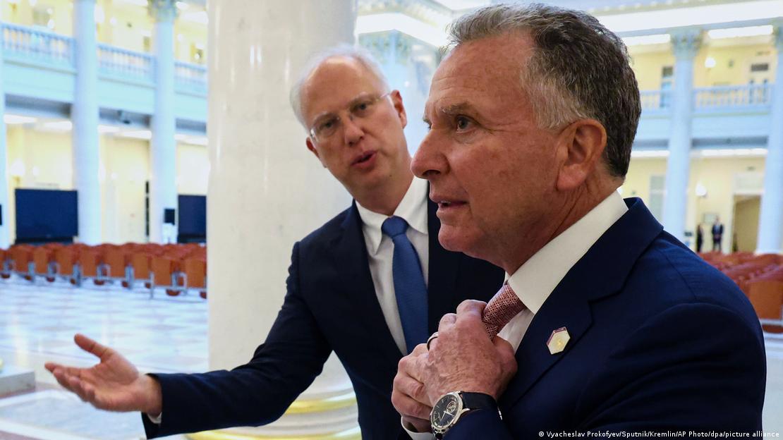 ٹرمپ کے خصوصی ایلچی اسٹیو وِٹکوف اور روسی صدر ولادیمیر پوٹن کے خصوصی ایلچی کرل دمترییف 