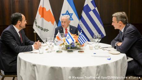 Τουρκικά ΜΜΕ για την Τριμερή: "Συμμαχία του κακού"