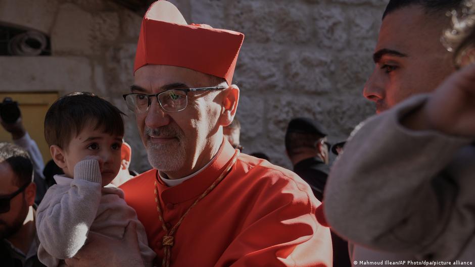 Christmas returns to Bethlehem amid fragile Gaza truce – DW – 12