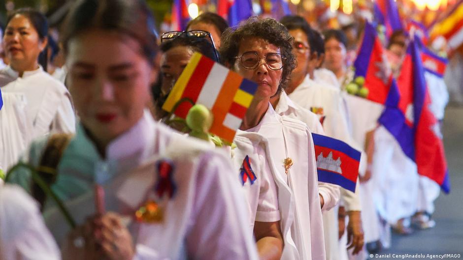 Thailand, Cambodia agree return to truce in border dispute – DW – 12