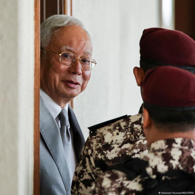Malaysia: Jailed ex-leader Najib allowed house arrest