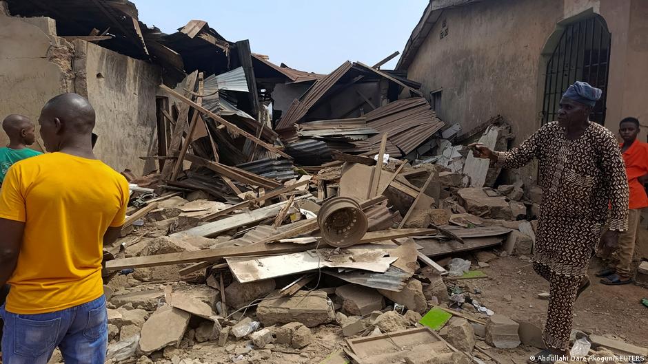 Nigeria: Extremists kill over 100 in western villages