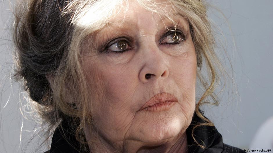 Brigitte Bardot: Star on screen, complicated person off – DW – 12