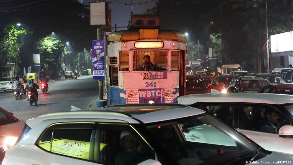 Kolkata's historic trams near end of the line – DW – 12