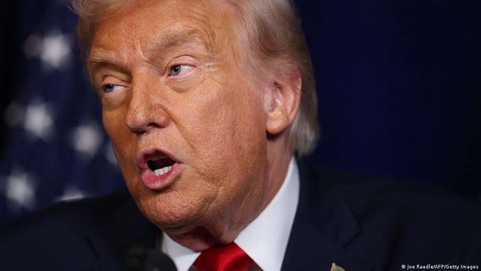 Trump says US 'hit' Venezuela drug boat loading facility – DW – 12/30/2025