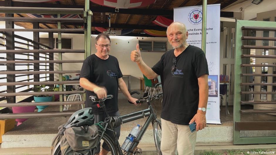German pastor embarks on Peace Bike Tour across Africa – DW – 01