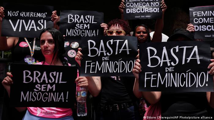 Efetividade da Lei Maria da Penha depende de uma estrutura pública que ainda não funciona por completo no país, mesmo após duas décadas, apontam especialistas
