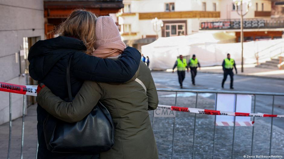 Switzerland: Dozens killed in bar fire in Alps resort – DW – 01