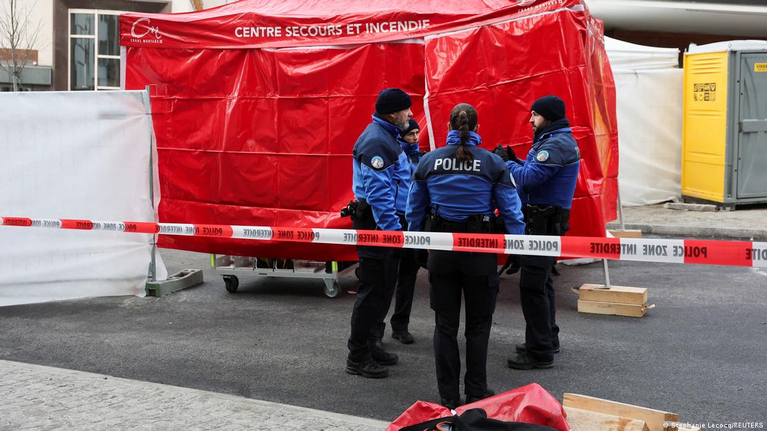 Кран-Монтана, Швајцарија 2026 | Полиција обезбедува бар по смртоносниот пожар и експлозија на новогодишната ноќ